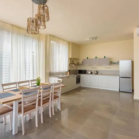 Луксозна вила Coral Luxury Villas Gardenia *