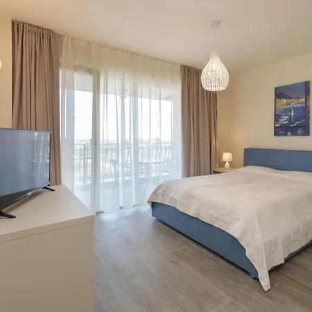 Луксозна вила Coral Luxury Villas Gardenia Лозенец