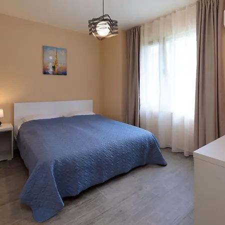 Coral Luxury Villas Gardenia Лозенец