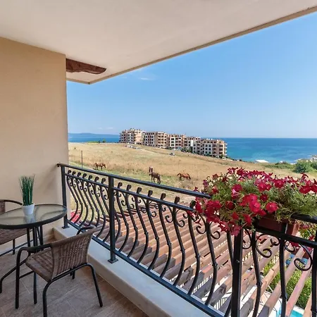 Coral Luxury Villas Gardenia Лозенец